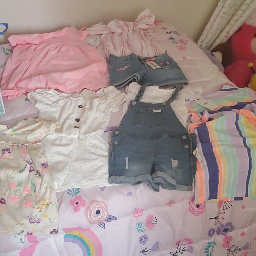 Clothes - Picture 7 of 7